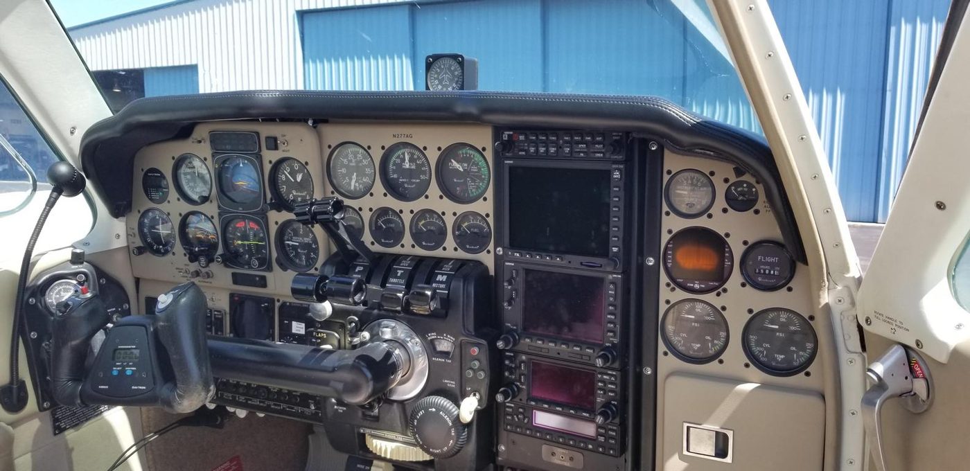 Piper PA-32-300 powerplant inspection with cowlings removed